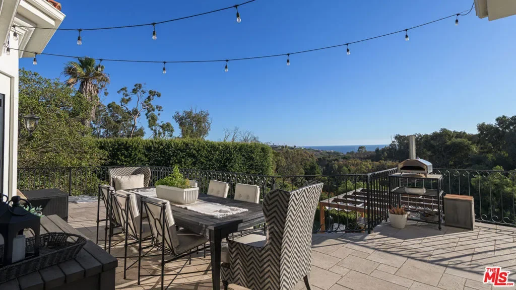 6110 Merritt Drive, Malibu, California, United States. - Photo 21