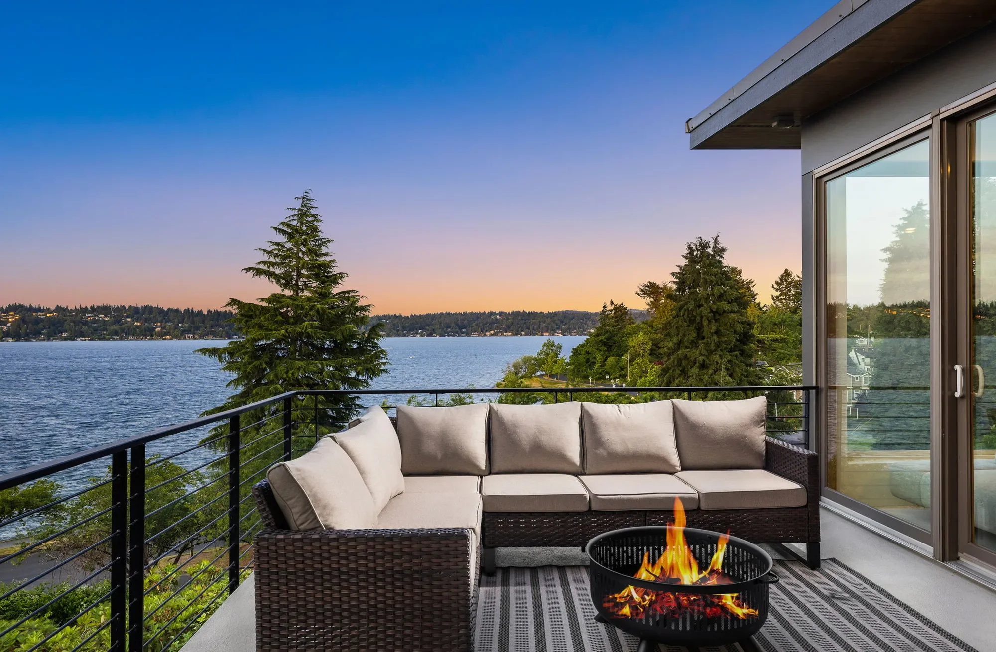 3925 48th Ave S , Seattle, WA 98118, Seattle, Washington, United States. - Photo 12