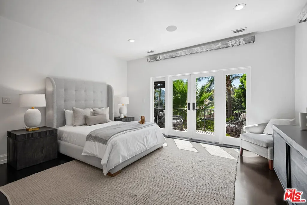 9928 Toluca Lake Avenue, Los Angeles, California, United States. - Photo 33