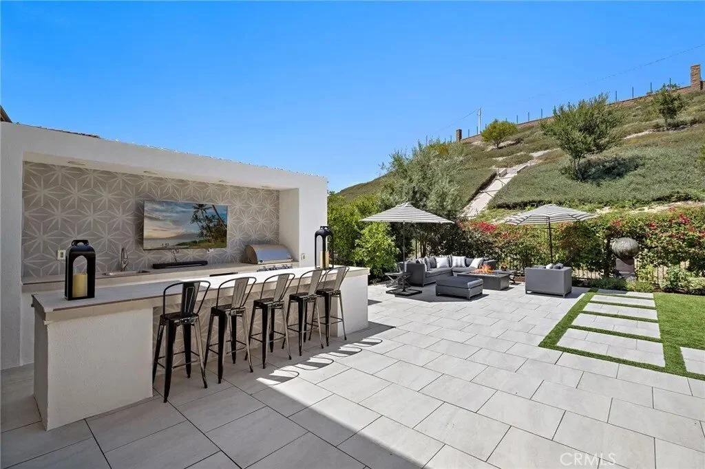 93 Interstellar, Irvine, California, United States. - Photo 14