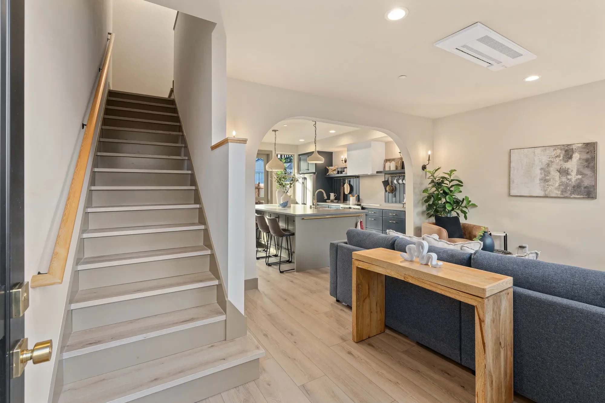 5033 25th Ave SW Unit #B , Seattle, WA 98106, Seattle, Washington, United States. - Photo 2