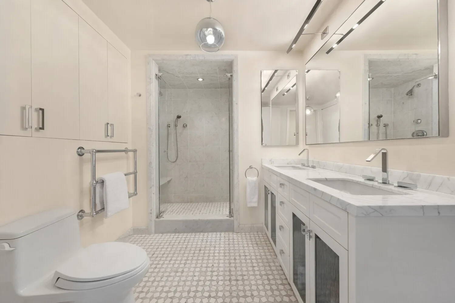The Oxford, 422 E 72ND ST, New York, New York, United States. - Photo 4