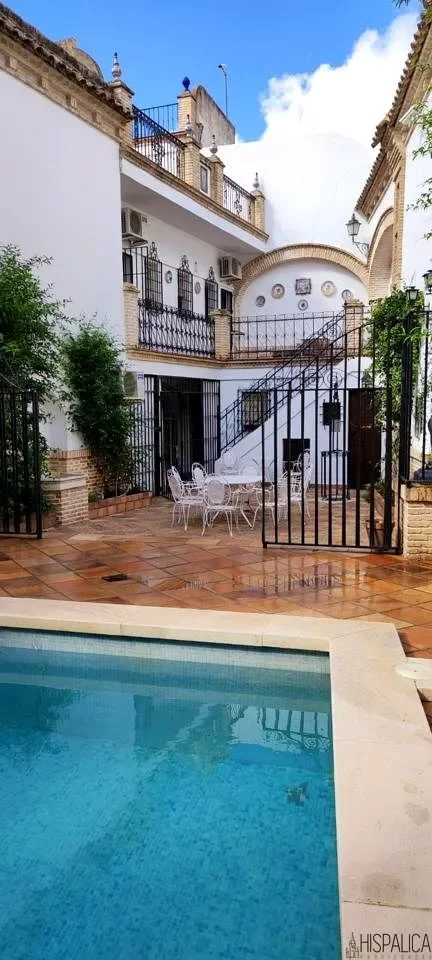 Exterior photo 9