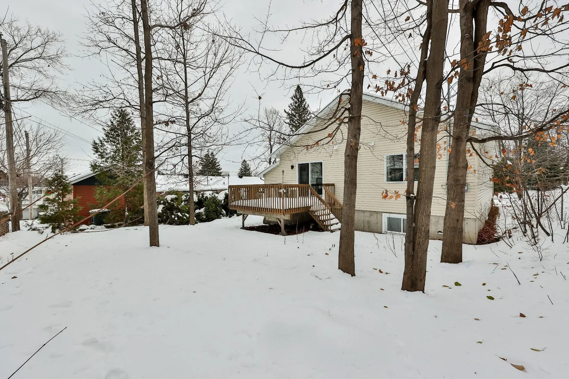 Exterior photo 5