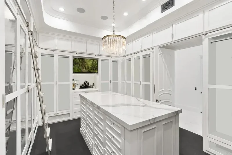 6853 Rancho Valencia Rd., Rancho Santa Fe, California, United States. - Photo 14