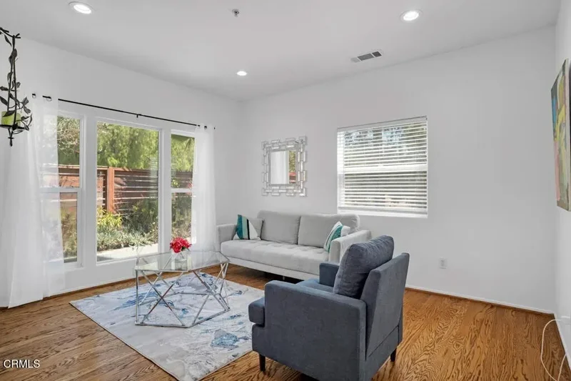 1300 Blue Hill Road, Los Angeles, California, United States. - Photo 48