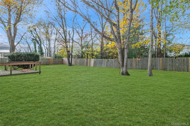 4 Hillsdale Lane, Coram, New York, United States. - Photo 18