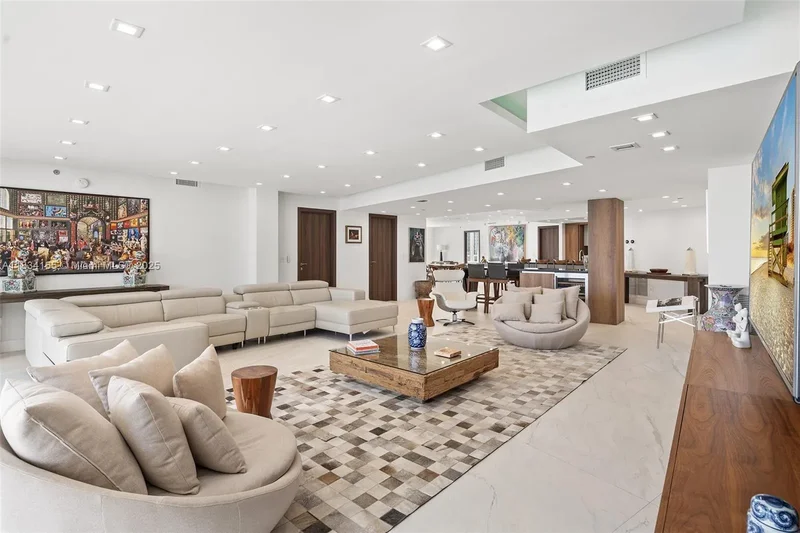 450 Alton Rd 901-902, Miami Beach, Florida, United States. - Photo 10