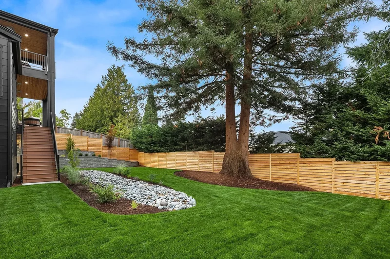 1822 100th Ave NE , Bellevue, WA 98004, Bellevue, Washington, United States. - Photo 25