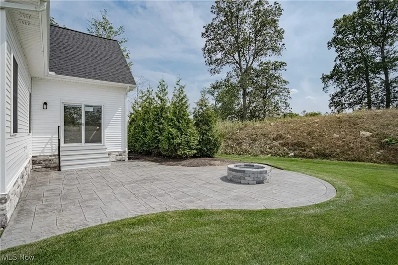 592 Magnolia Court, Mayfield Village, OH 44143, Cleveland, Ohio, United States. - Photo 34