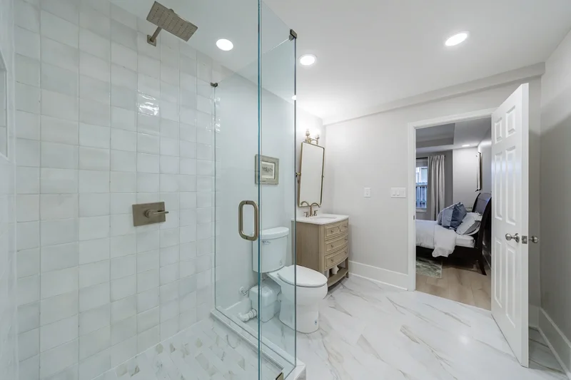 Beautifully Renovated Townhome In Gated Community In The Heart Of Buckhead