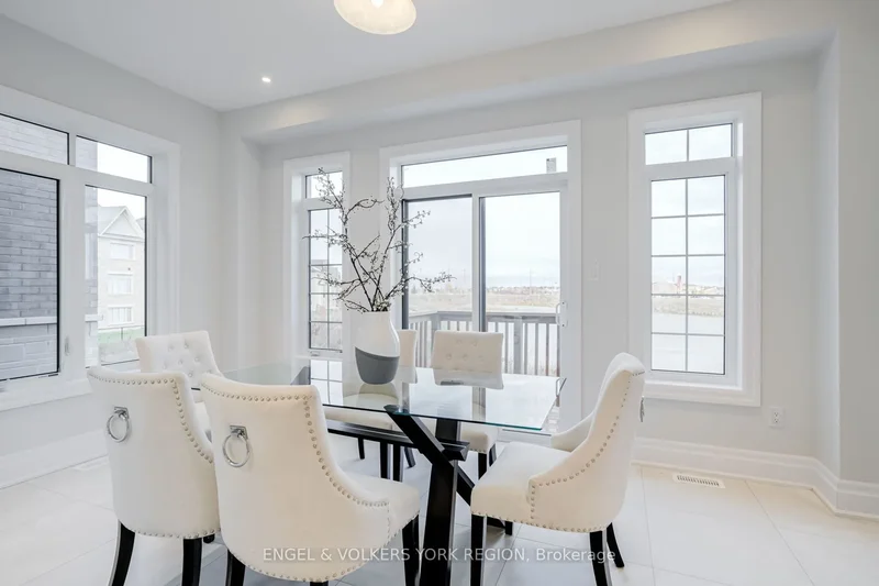10 Keyworth Crescent, Brampton, Ontario, Canada. - Photo 11
