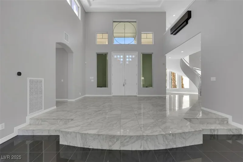 3860 Hildebrand Lane, Las Vegas, Nevada, United States. - Photo 6