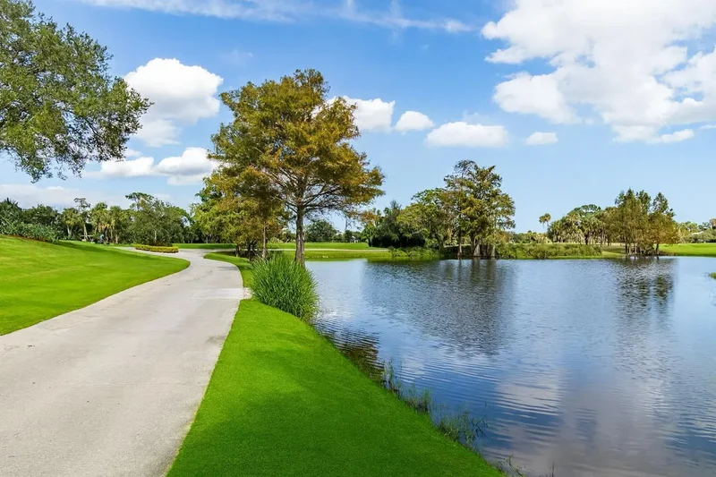 1810 Gulfstream Way, West Palm Beach, Florida, United States. - Photo 38