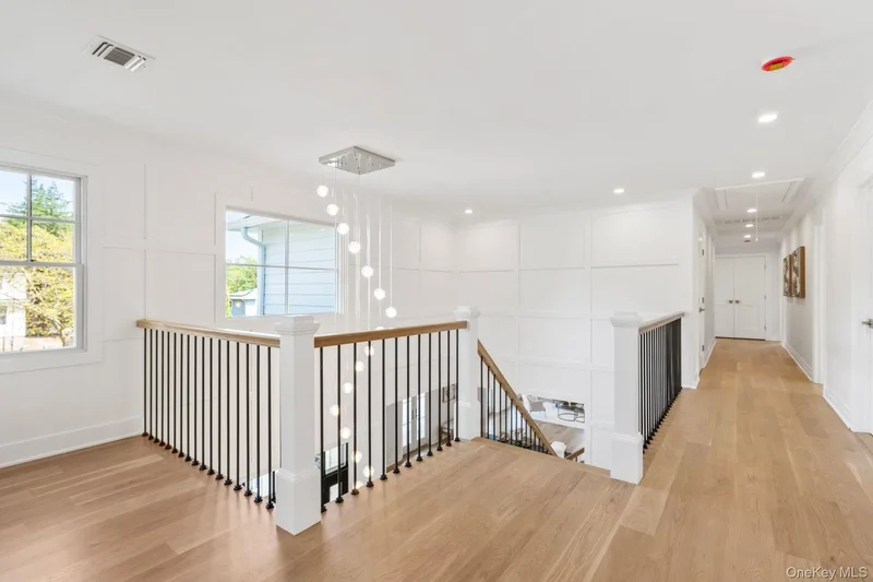 10 Threepence Drive, Melville, New York, United States. - Photo 25