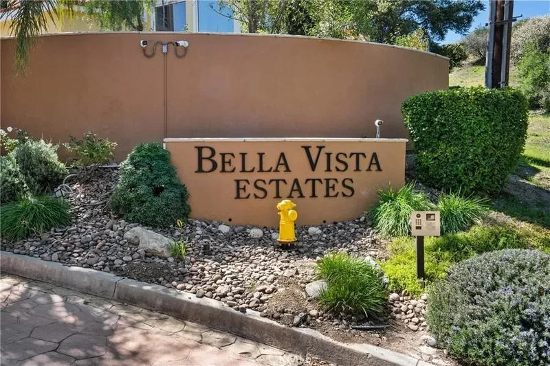 24845 Bella Vista Drive, Santa Clarita, California, United States. - Photo 3