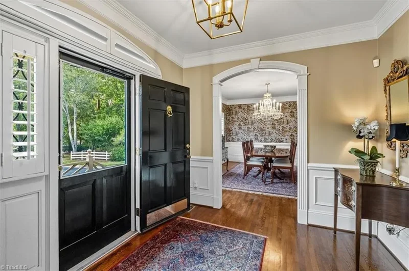2 Saint Augustine Square, Greensboro, North Carolina, United States. - Photo 3
