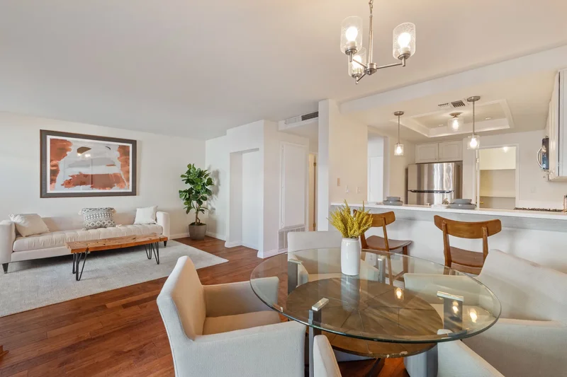 15735 Nordhoff Street, Los Angeles, Ca 91343