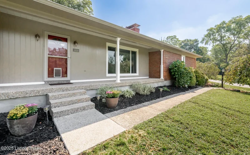 3519 Chenoweth Run Rd, Louisville, KY 40299, Watterson Park, Kentucky, United States. - Photo 3