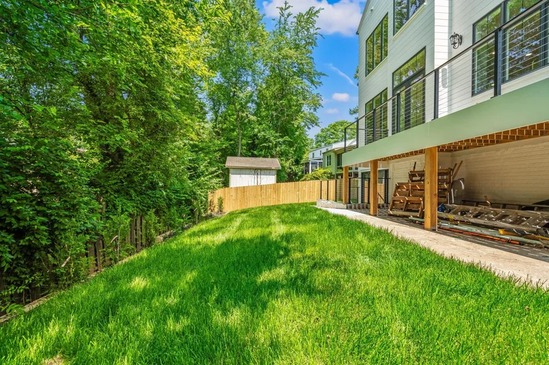 9216 Shelton Street , Bethesda, MD 20817, Bethesda, Maryland, United States. - Photo 59