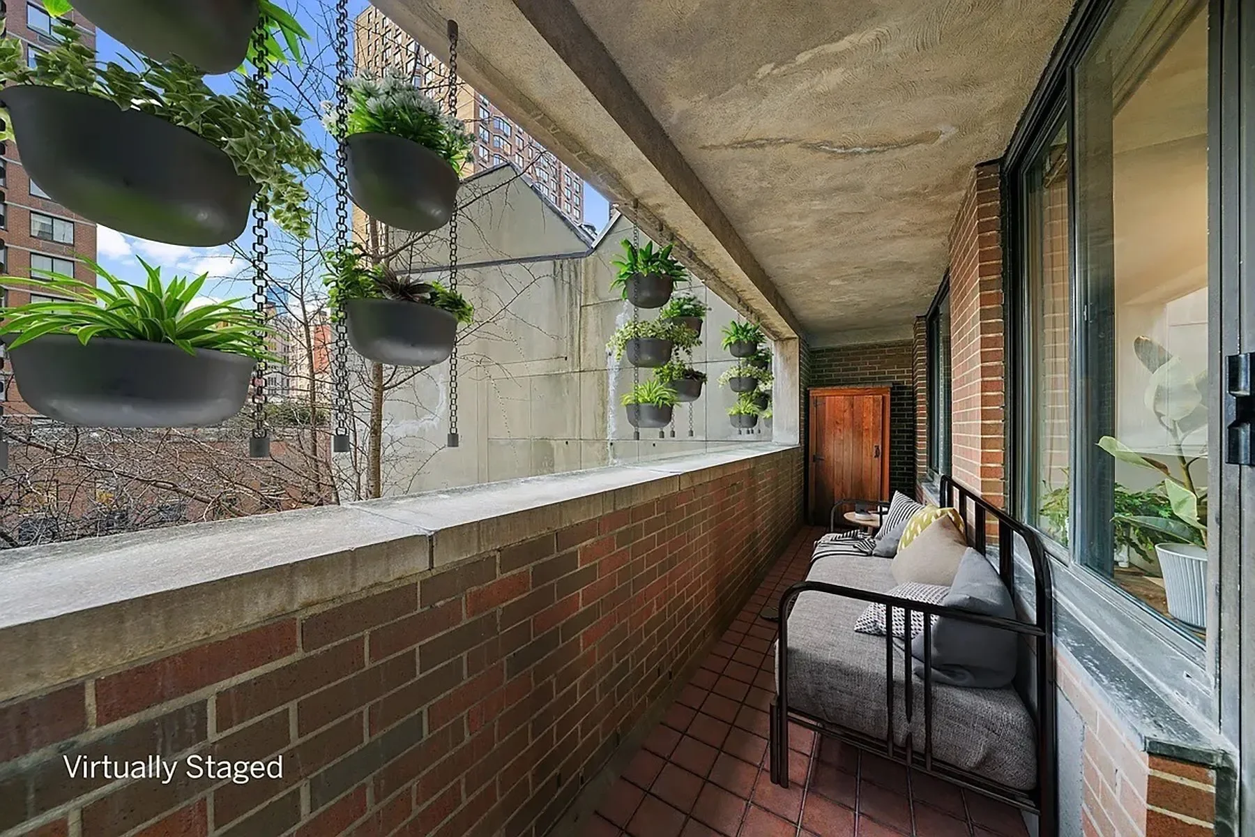 Exterior photo 1
