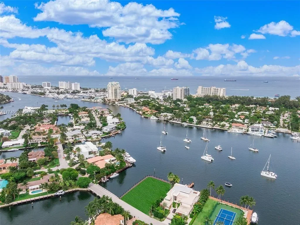 1400 W Lake Dr, Fort Lauderdale, Florida, United States. - Photo 15