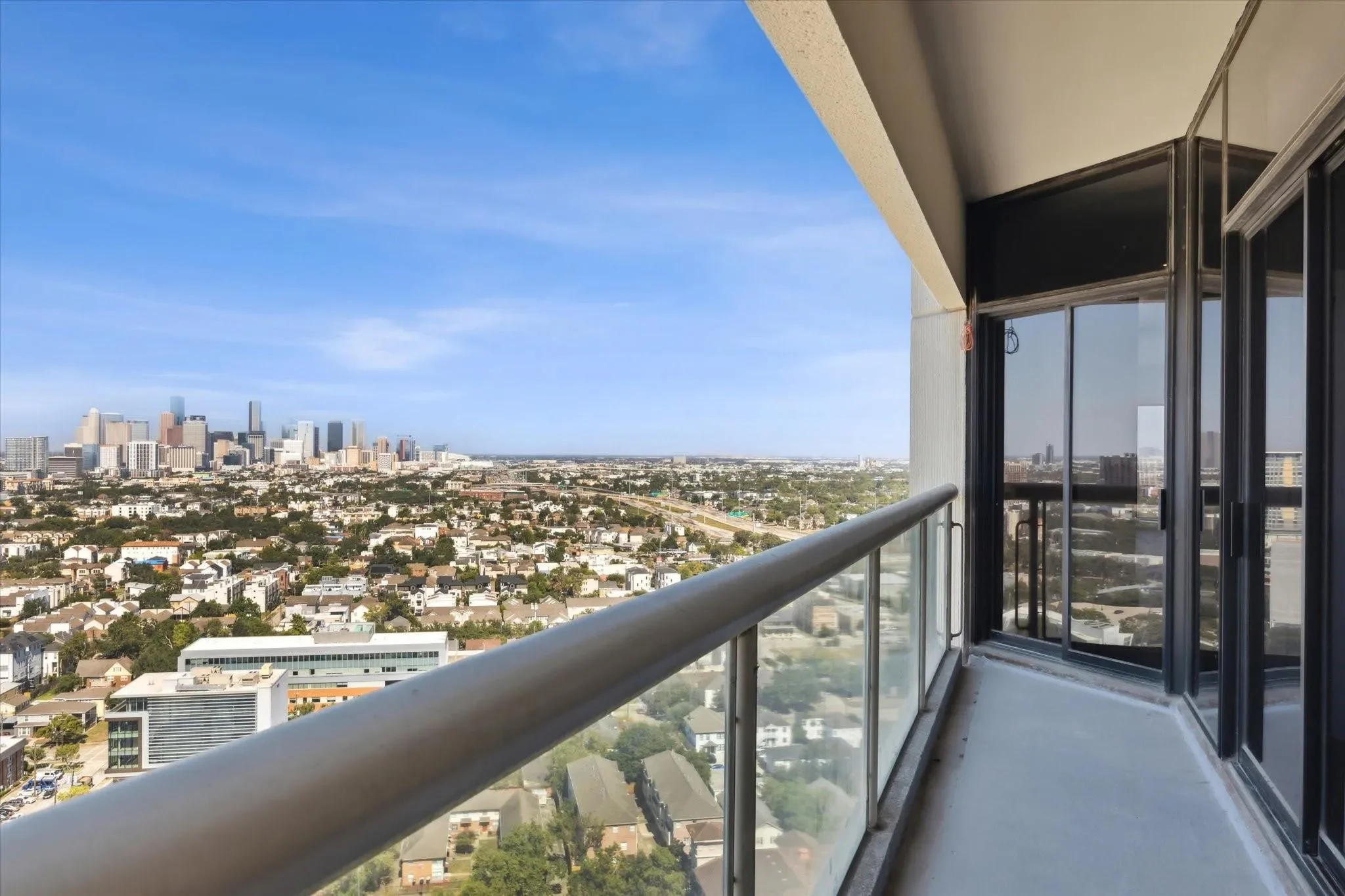 1701 Hermann Drive Drive 27CE, Houston, Texas, United States. - Photo 24