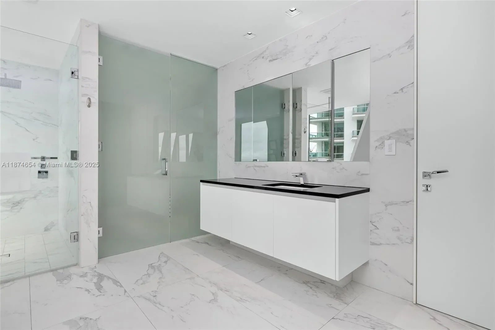 1000 Biscayne Blvd 3801, Miami, Florida, United States. - Photo 18