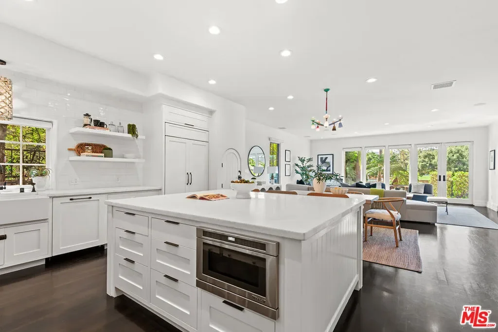 9928 Toluca Lake Avenue, Los Angeles, California, United States. - Photo 14