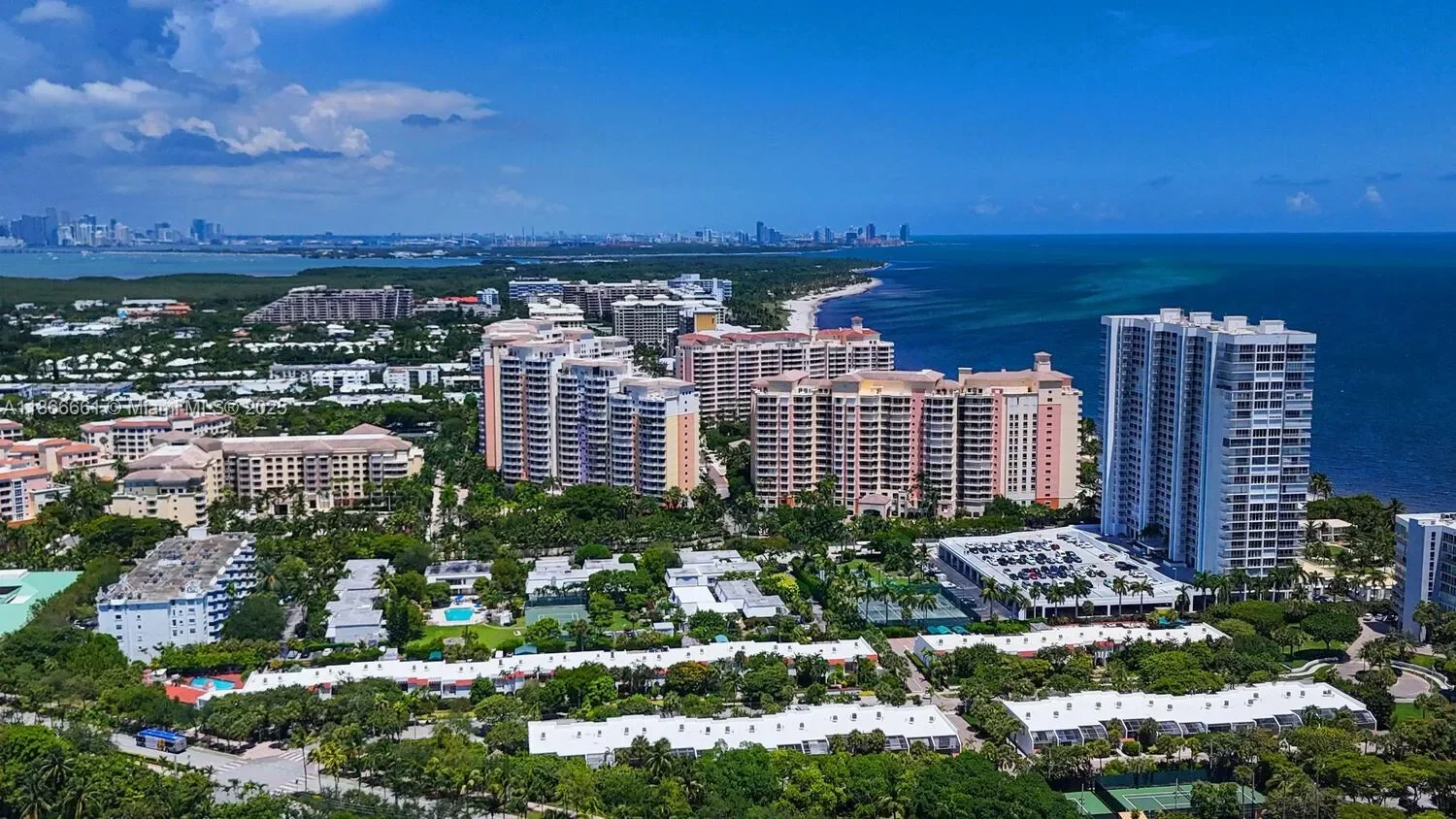 265 Grapetree Dr 110, Key Biscayne, Florida, United States. - Photo 40