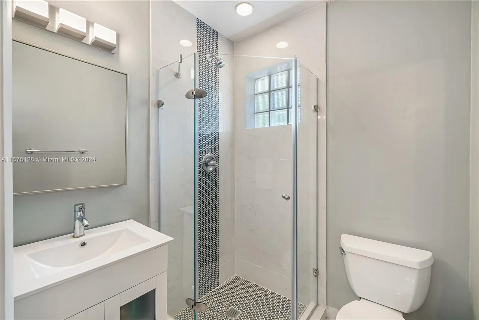 13240 Coronado Ln, North Miami Beach, Florida, United States. - Photo 15