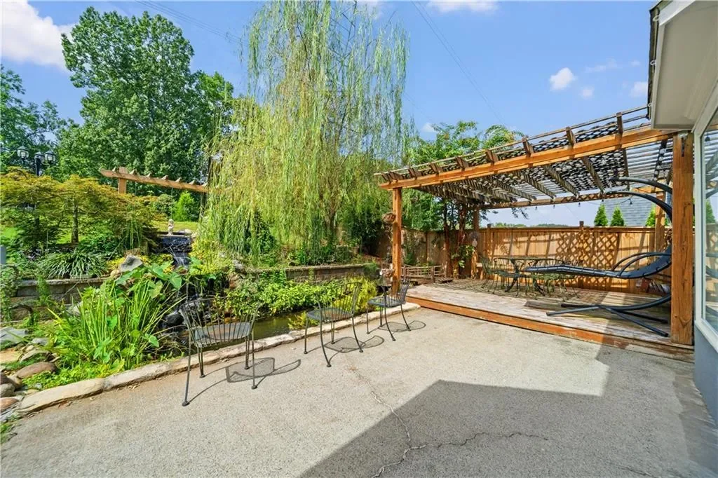 Exterior photo 9