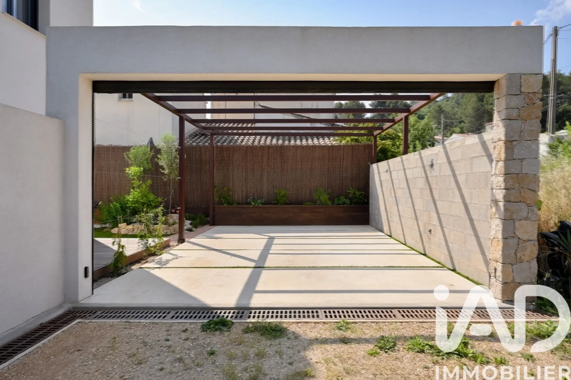 Exterior photo 10