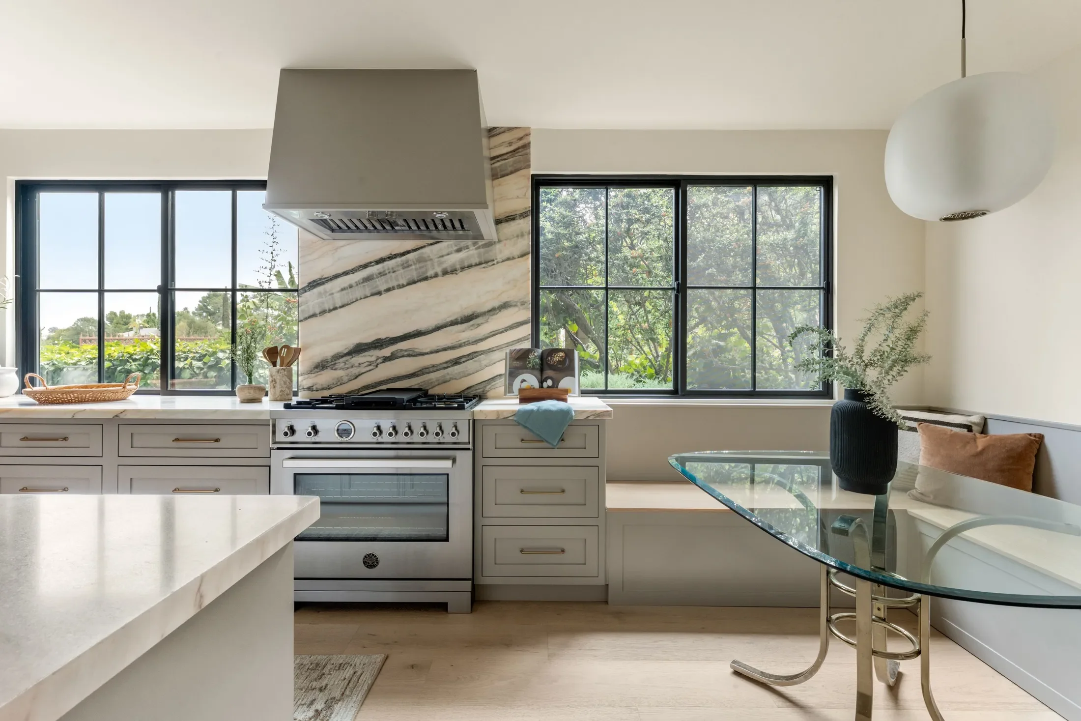 16828 Ivyside Place , Encino, CA 91436, Los Angeles, California, United States. - Photo 37
