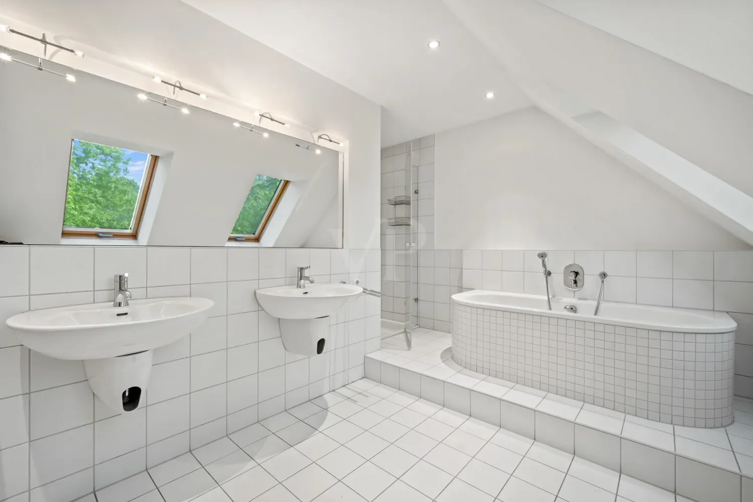 Gallery photo 9