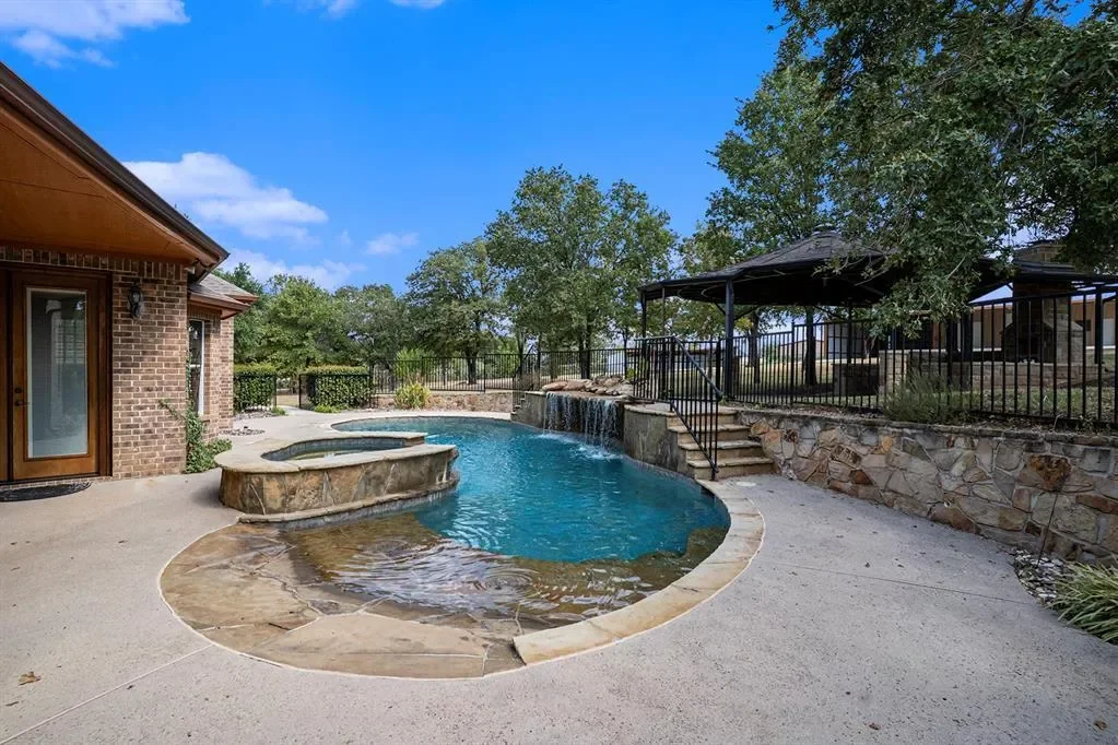 112 Bonita Drive, Springtown, Texas, United States. - Photo 28