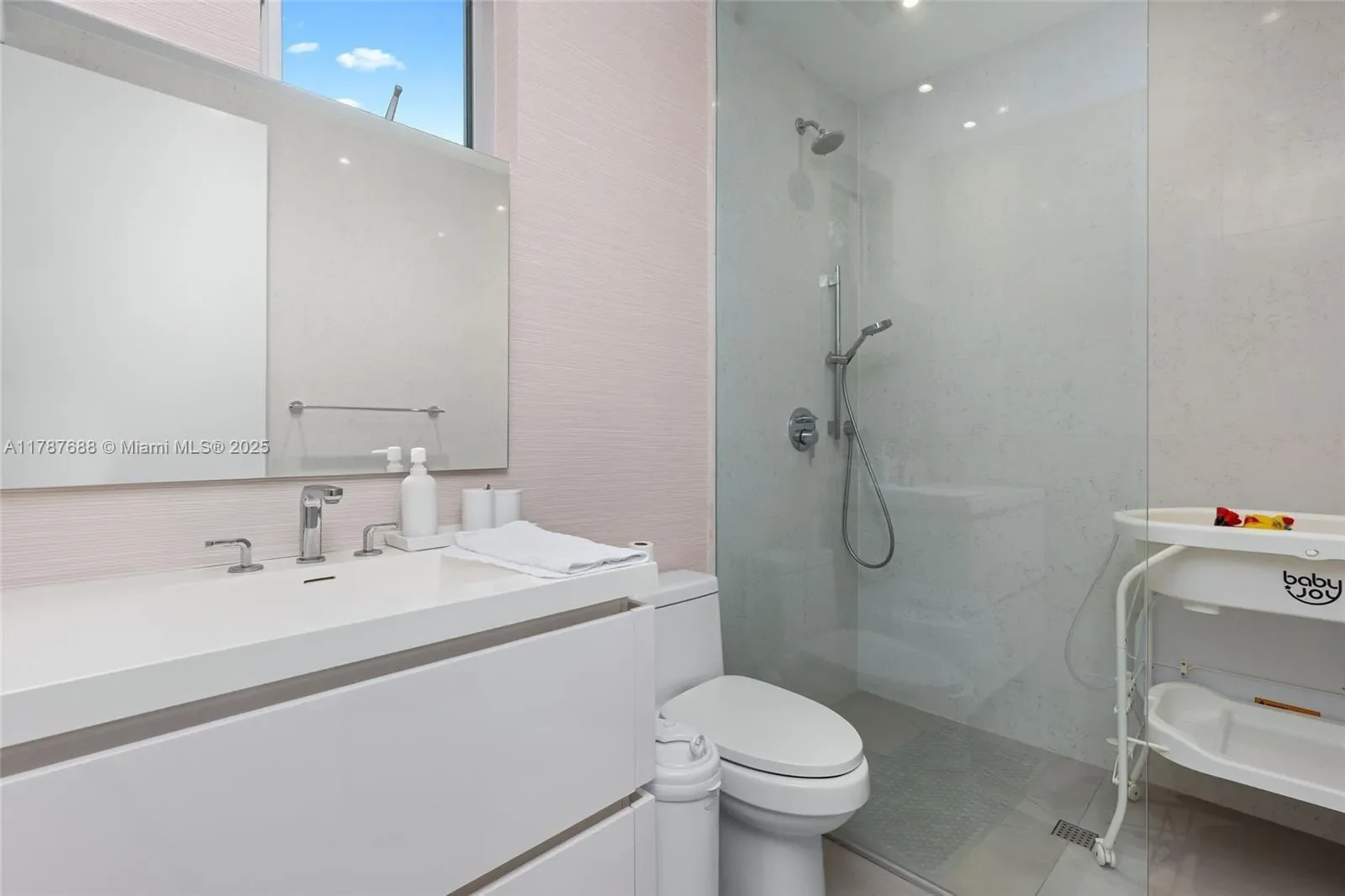 4039 Ventura Ave, Miami, Florida, United States. - Photo 48