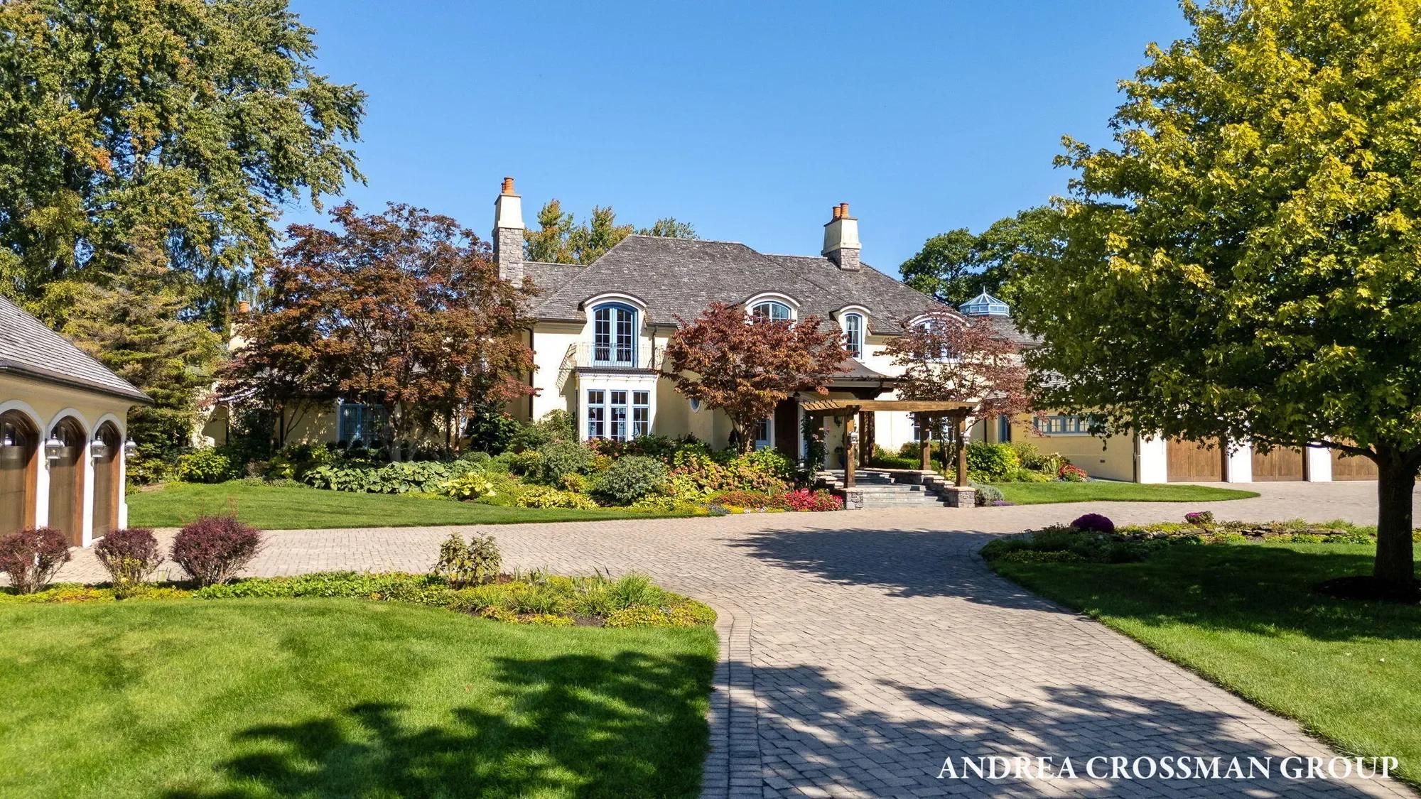 1933 South Shore Drive, Holland, MI 49423, Holland, Michigan, United States. - Photo 22
