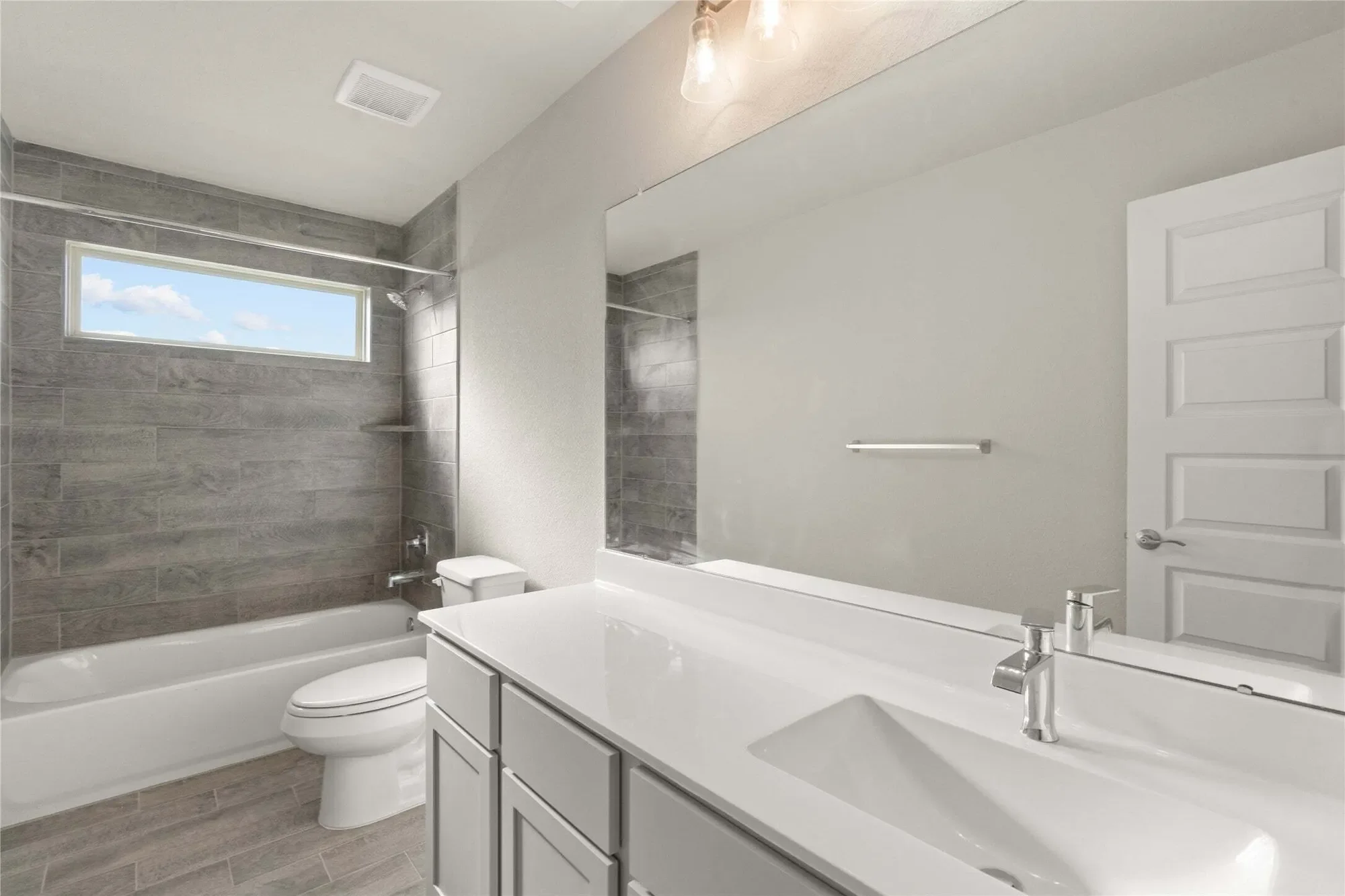 1916 Golden Spruce Lane, Conroe, TX 77301, Conroe, Texas, United States. - Photo 13