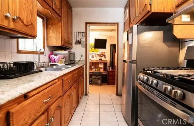 14527 S Corlett, Compton, CA 90220, Compton, California, United States. - Photo 19