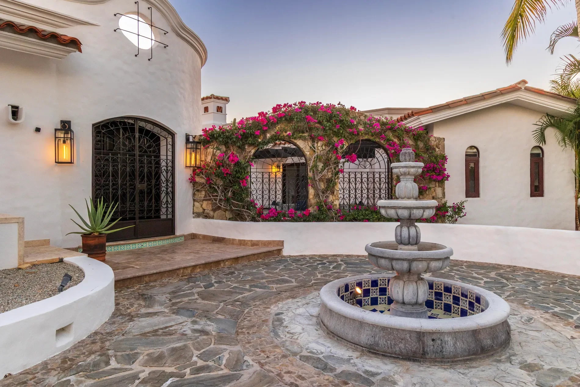 Exterior photo 3