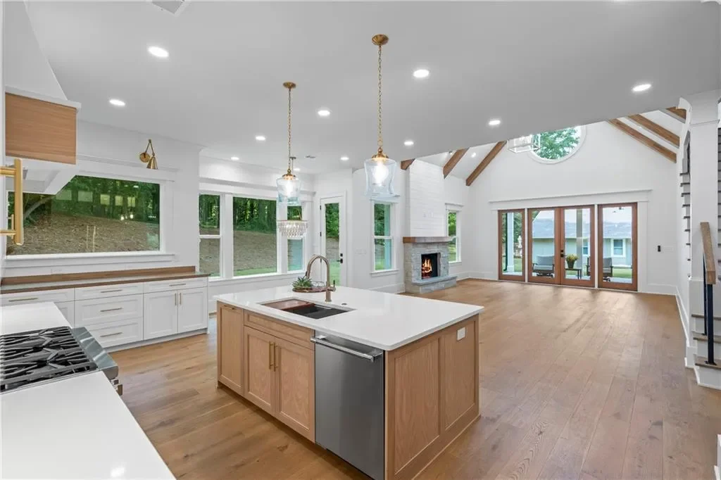 219 Poplar Street NW, Lilburn, Georgia, United States. - Photo 18