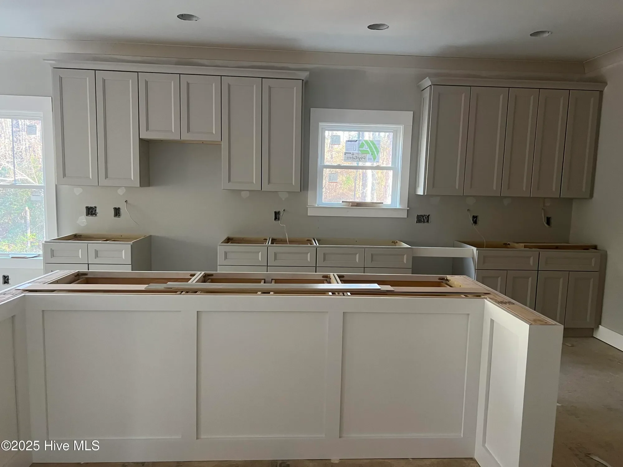 Single Family Residence in Whispering Pines