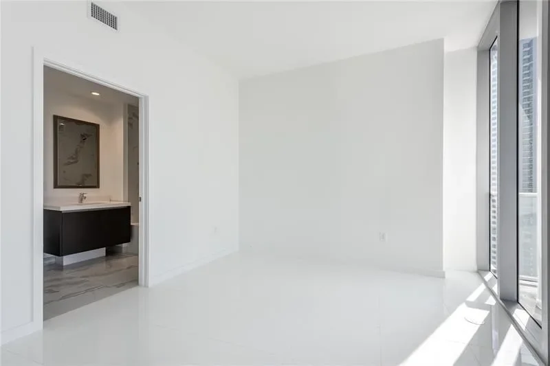 Gallery photo 12