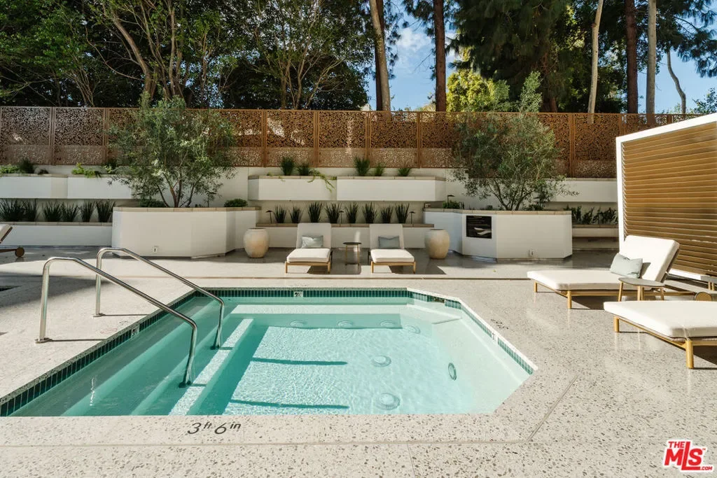 10601 Wilshire Boulevard 303, Los Angeles, California, United States. - Photo 2