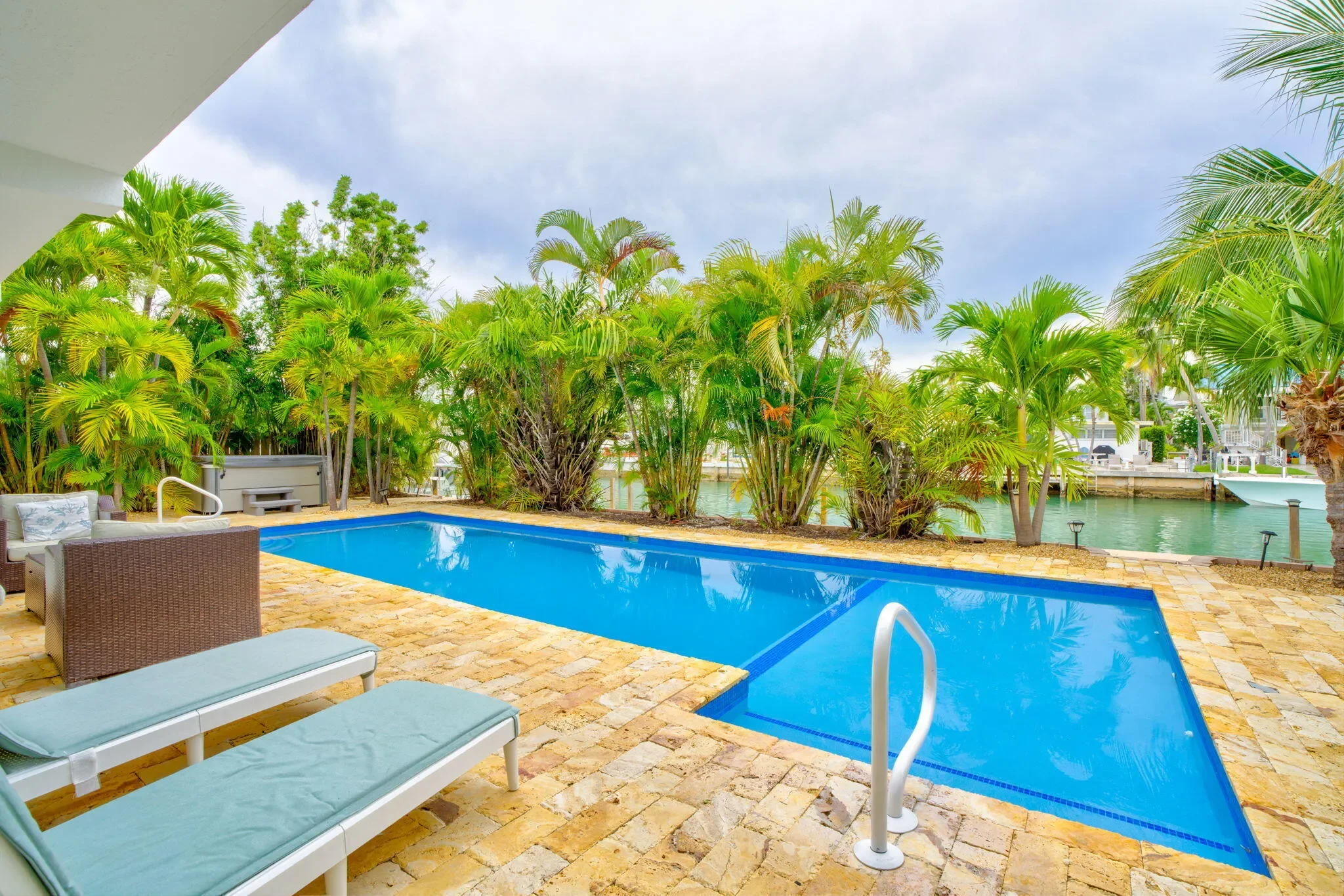 581 10Th Street, KEY COLONY, FL 33051, Key Colony Beach, Florida, United States. - Photo 31