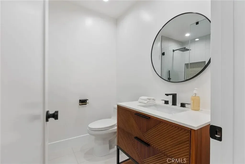 16430 Dorado Drive, Los Angeles, California, United States. - Photo 16