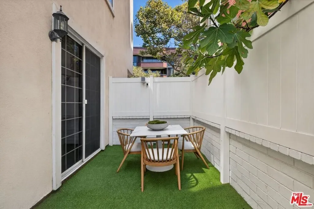 315 N Swall Drive 103, Beverly Hills, California, United States. - Photo 31