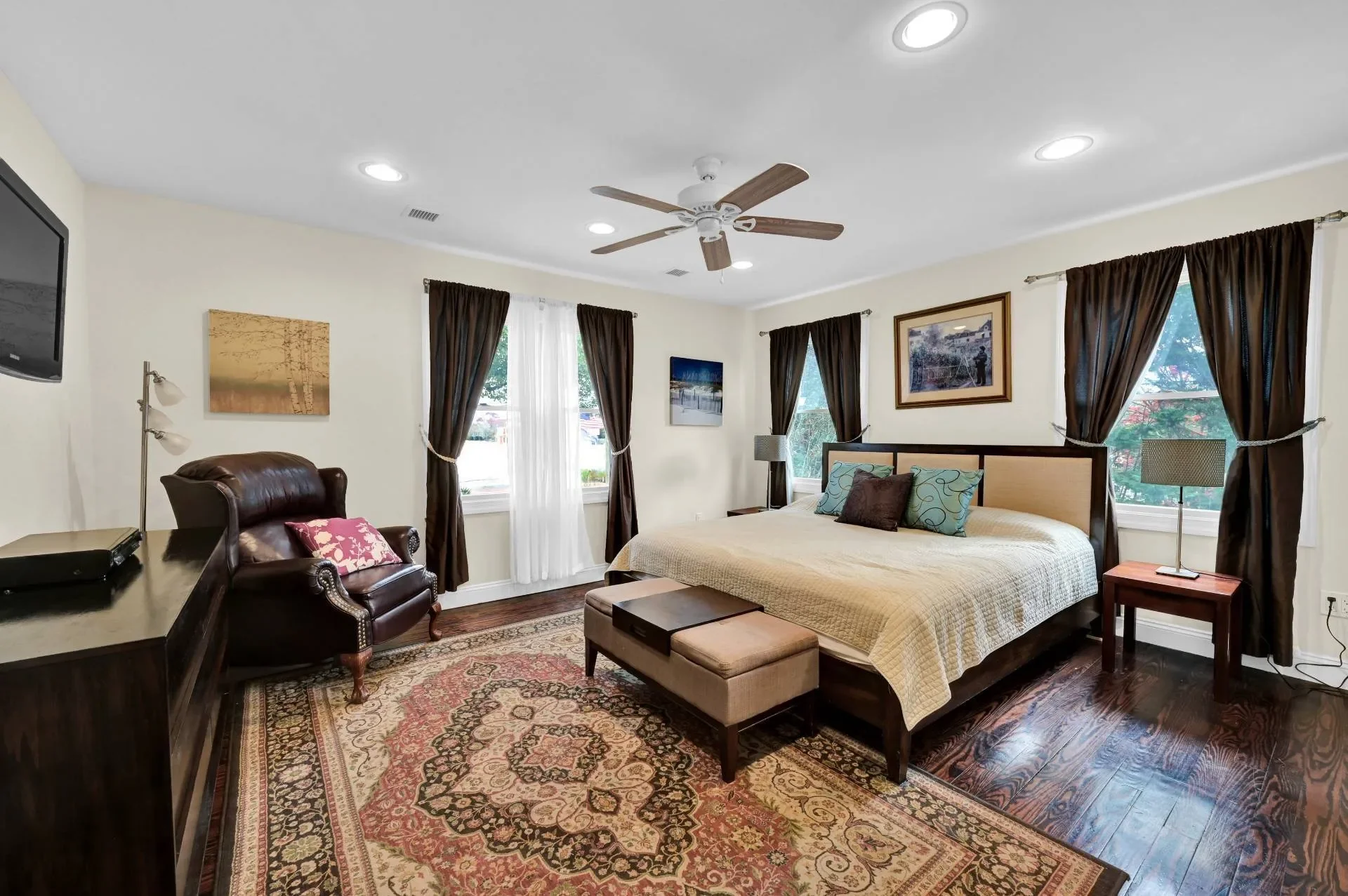 Gallery photo 10