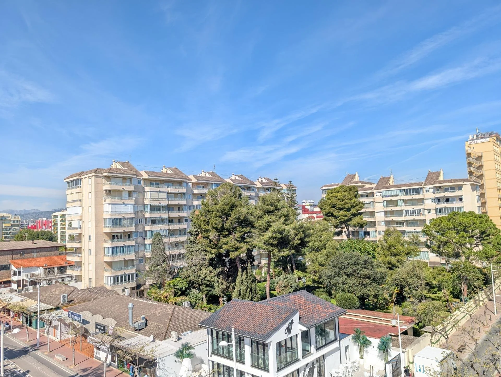 Exterior photo 11